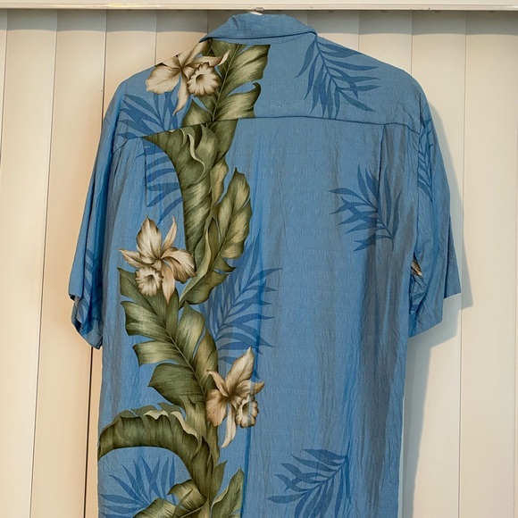 Hilo Hattie Men’s Aloha Shirt - Picture 3 of 3